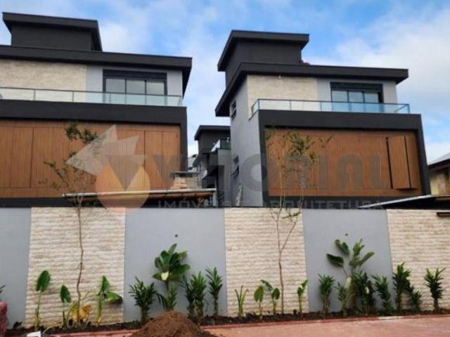 Sobrado 4 Suítes com área Gourmet e Piscina Privativa, Juquehy em São Sebastião SP