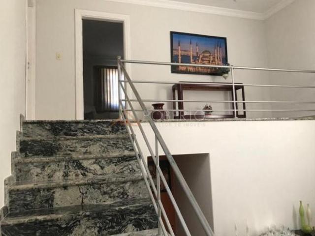 SOBRADO 4 SUÍTES 2 QUARTOS PISCINA CENTRO PVAI