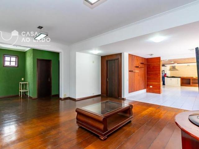 Sobrado 594m² com 5 suítes no Guabirotuba Curitiba/PR