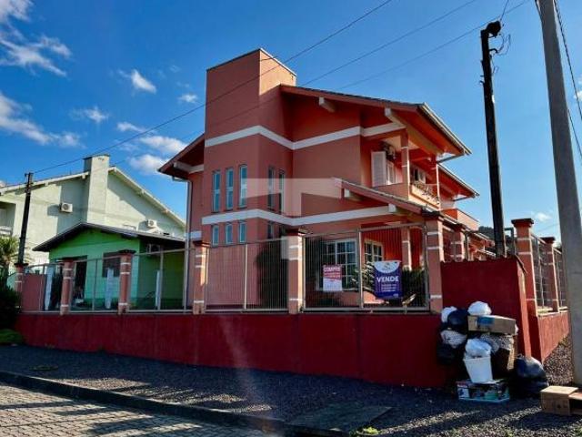 SOBRADO 5 DORMITÓRIOS