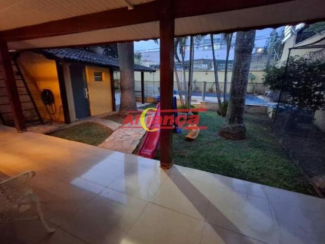 Sobradoà venda 4 Quartos 2 Suíutes com Piscina 470 m² 4 vagas na Vila Galvão