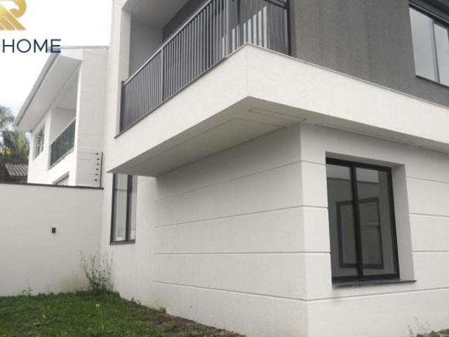 SOBRADOS TRIPLEX NOVOS DE ALTO PADRÃO NO BAIRRO XAXIM, PRONTO PARA MORAR