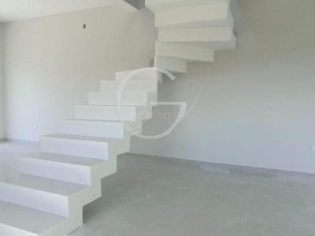 SOBRADOS NOVOS EM PADRÃO MODERNO NO BALNEÁRIO ATAMI!