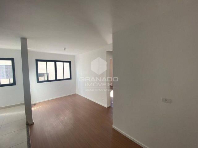 Sobre apartamento com 55 m² para alugar ou à venda em Maringá PR