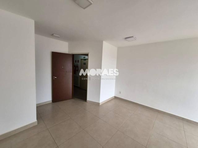 Apartamento com 3 quartos para alugar, 82 m² por R$ 2.900/mês Residencial Trianon Bauru/SP