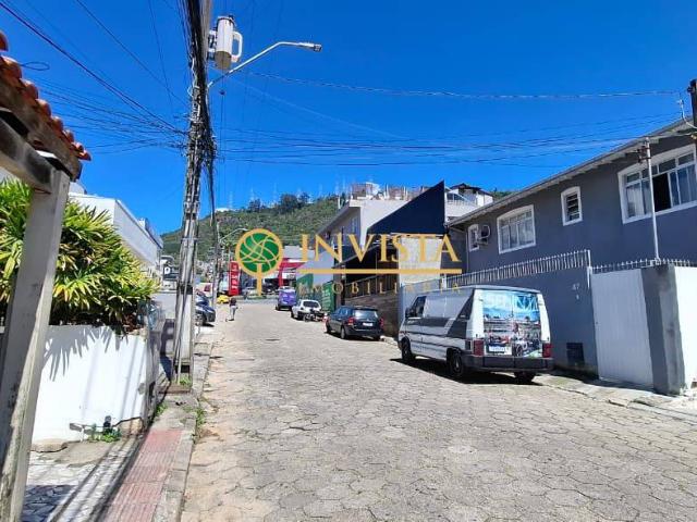 Sobre casa com 40 m² em Florianópolis SC