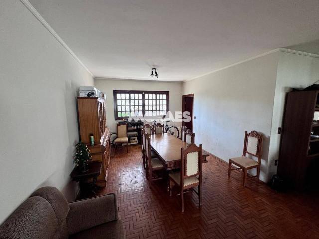 Casa Mobiliada com 3 quartos, 2 suítes, 1 vaga, para alugar, 836 m² por R$ 4.800/mês Jardim América Bauru/SP