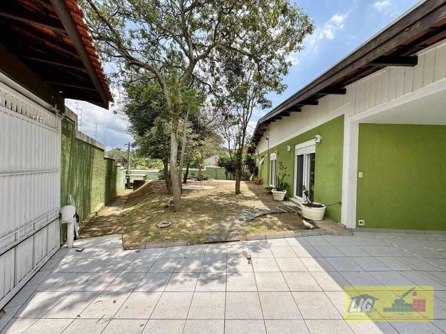 Sobre casa com 445 m² para alugar ou à venda em Cotia SP