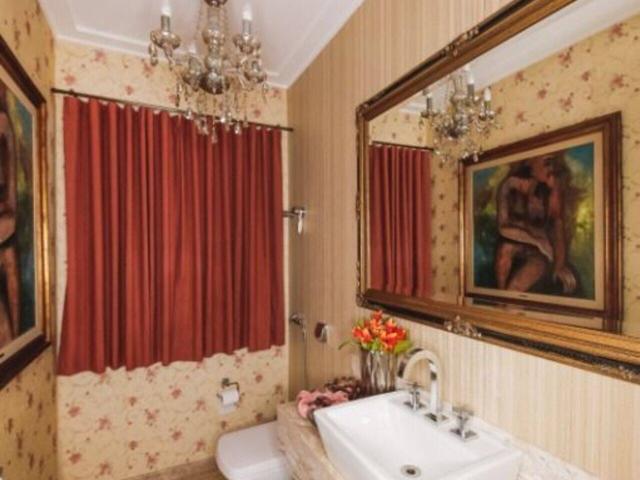 Sobre casa com 450 m² para alugar ou à venda em Cotia SP