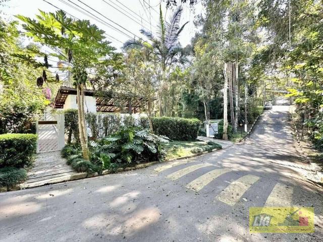 Sobre casa com 473 m² para alugar ou à venda em Cotia SP