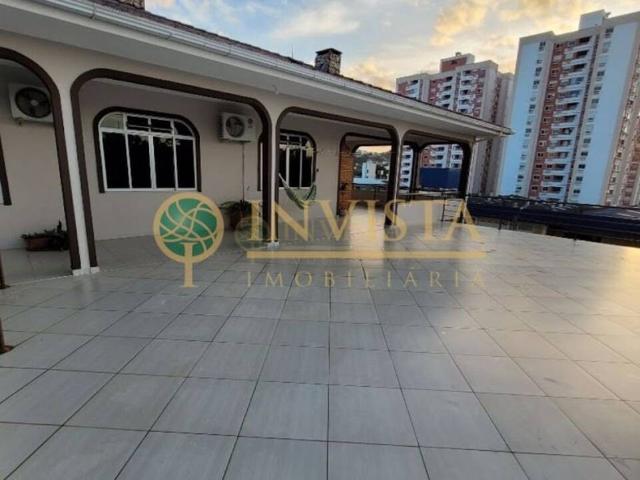 Sobre casa com 500 m² em São José SC