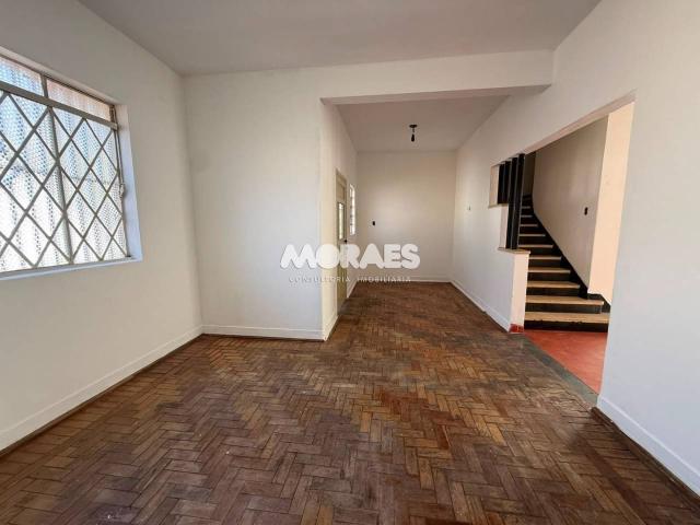 Casa com 3 quartos para alugar, 70 m² por R$ 1.800/mês Alto Higienópolis Bauru/SP