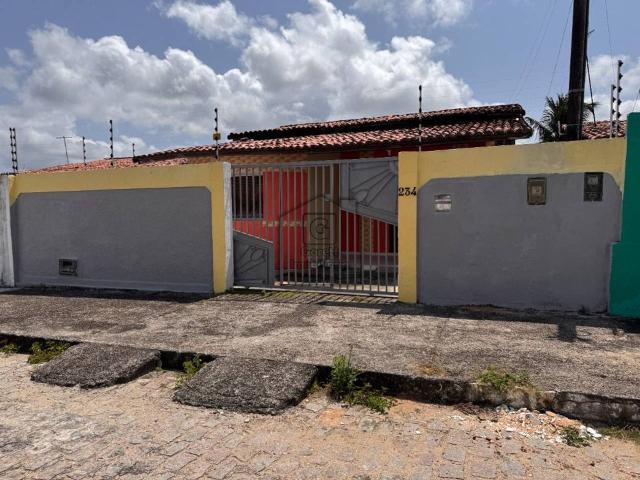 Sobre casa com 92 m² em Natal RN