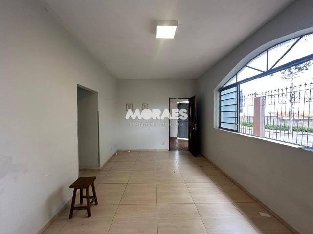 Casa com 3 quartos, sendo 1 suíte para alugar, 170 m² por R$ 2.500/mês Jardim América Bauru/SP