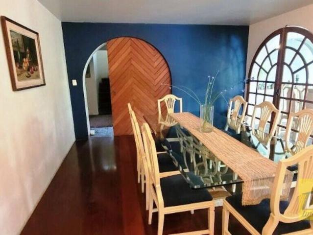 Sobre casa com 1.800 m² em Carapicuíba SP