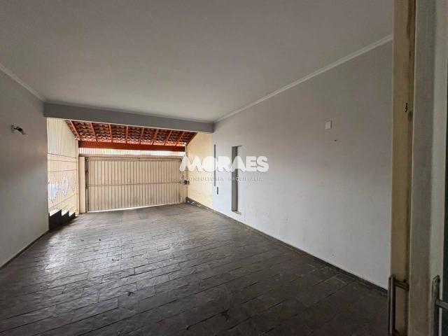 Casa com 3 quartos para alugar, 200 m² por R$ 3.500/mês Jardim Estoril Bauru/SP