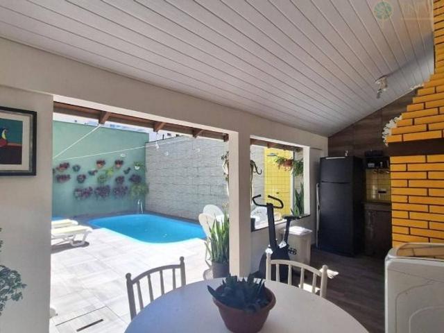 Sobre casa com 204 m² em Florianópolis SC