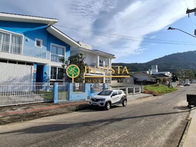 Sobre casa com 208 m² em Palhoça SC