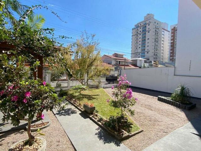 Sobre casa com 220 m² em Palhoça SC