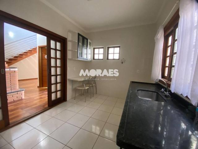 Sobre casa com 220 m² para alugar ou à venda em Bauru SP