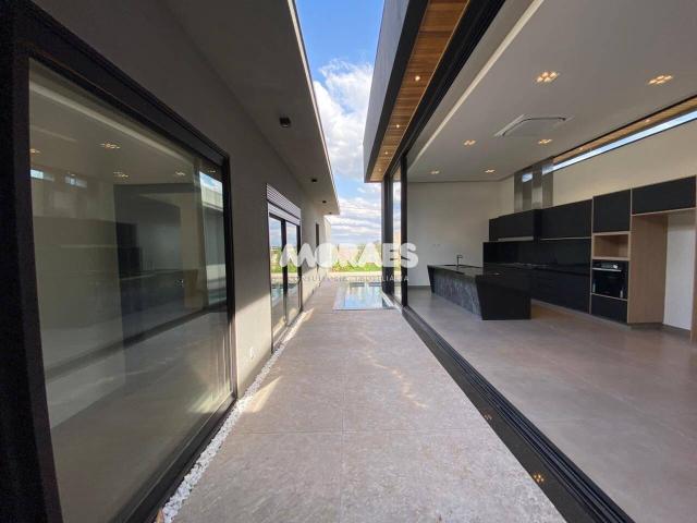 Sobre casa com 258 m² para alugar ou à venda em Bauru SP