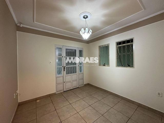 Sobre casa com 280 m² em Agudos SP