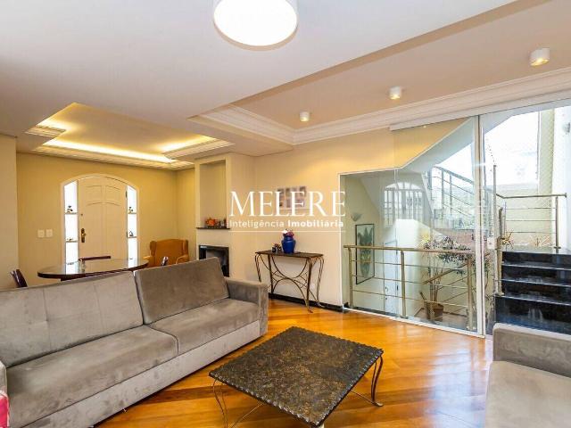 Sobre casa com 302 m² em Curitiba PR