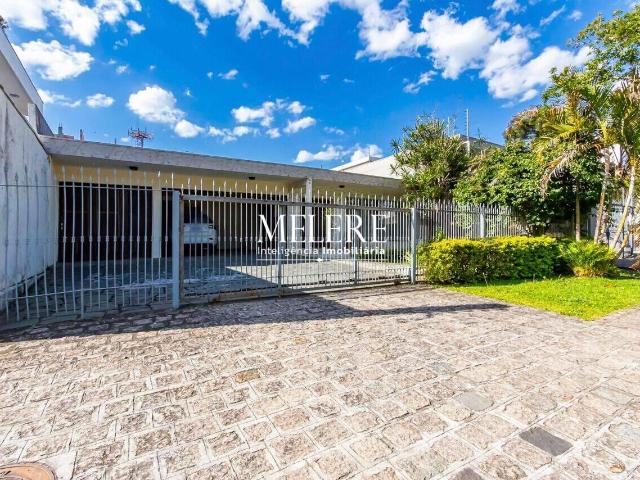Sobre casa com 303 m² em Curitiba PR