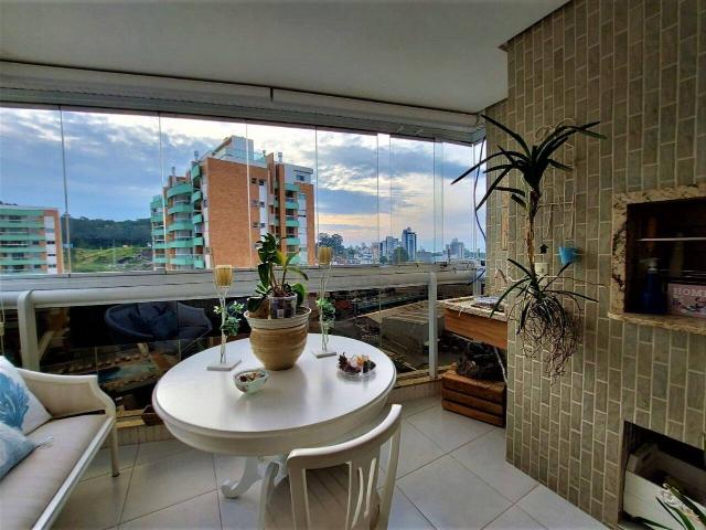 Sobre cobertura com 166 m² em Florianópolis SC