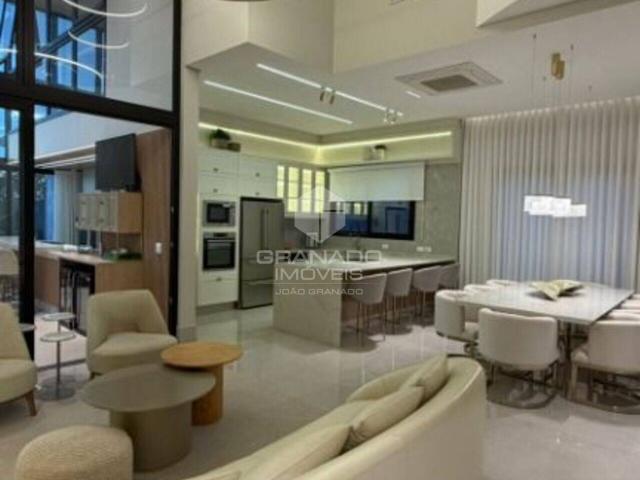 Sobre sobrado com 403 m² em Maringá PR