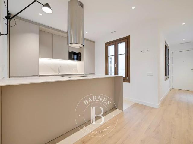 Sobreático luminoso con terraza y privacidad en el corazón d. 98m² Barcelona