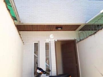 Sobreposta alta à venda com 3 dormitórios no Bairro Vila Voturuá na cidade de São Vicente!