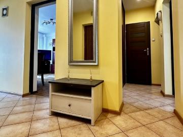 Przestronne 4 pokojowe mieszkanie z balkonem w centrum Sochaczewa