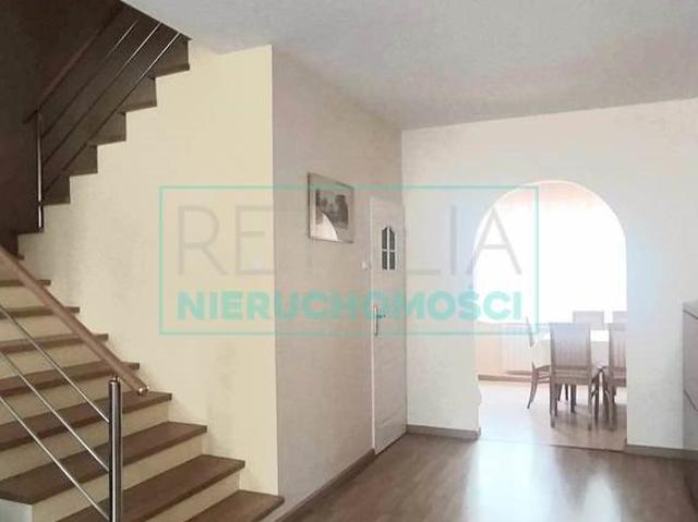 Przestronny dom 600 m² z apartamentami i garażami polecam!