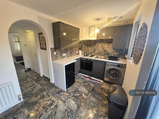 Sockburn Close, Leicester, LE5 1 bed in a house share to rent £750 pcm £173 pw