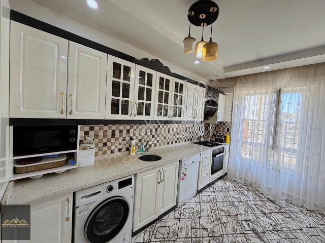 Soft'tan Karacaahmet'de Cadde Üzeri Ön Cephe Masrafsız 3+1 Daire