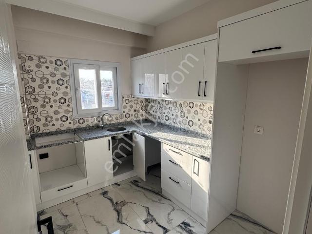 Sofudede' De 2+1 Kapalı Mtfk Cadde Üzeri Sıfır Uygun Kaçmaz Kiralık