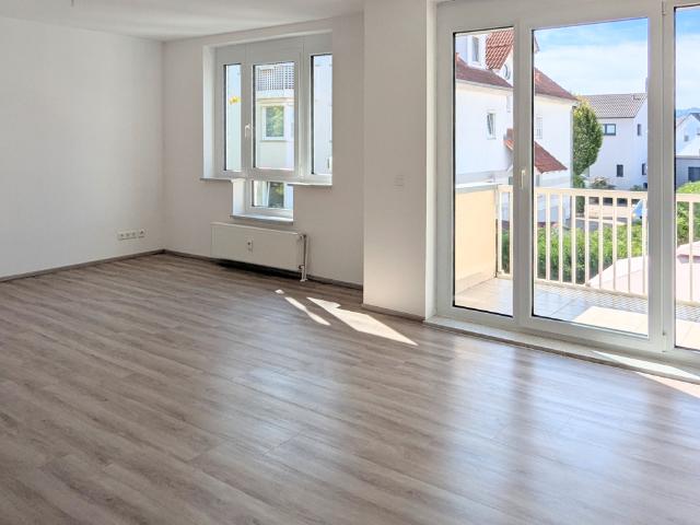 Sofort beziehbar! Gepflegte 3 Zi. Whg. mit TG Stellplatz und Pkw Freiplatz in Dietenheim