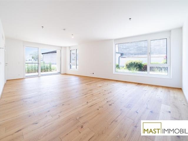 Sofort beziehbar! 2 Zimmer Erdgeschosswohnung mit rund 20qm Freifläche!