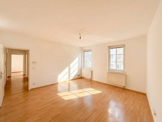 Sofort beziehbar! 3 Zimmer Wohnung in der Innenstadt | Separate Küche | Großes Bad | Klimaanlage