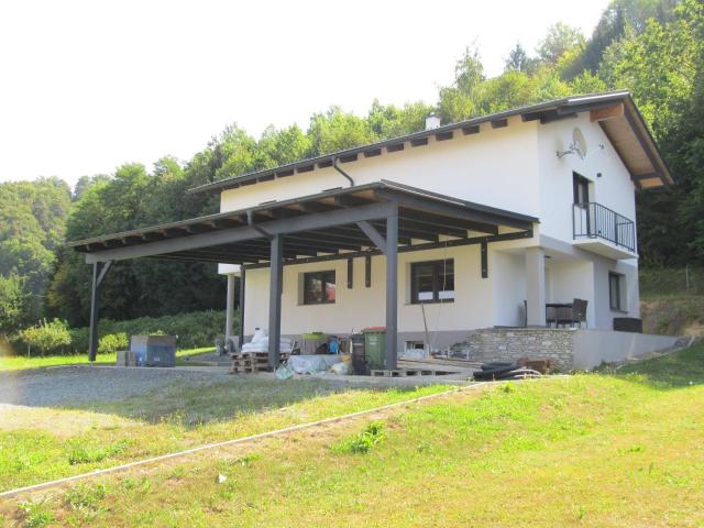 SOFORT BEZUGSFERTIGES NIEDRIGENERGIE EINFAMILIENHAUS MIT HOCHWERTIGER AUSSTATTUNG IN ORTSRANDLAGE