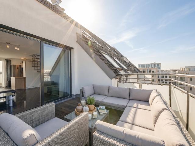 Sofort bezugsfrei: Exklusive Maisonette Wohnung mit zwei Dachterrassen