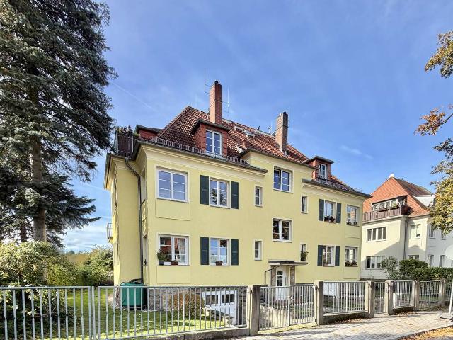 Sofort bezugsfrei! Generalsanierte 3,5 Zimmer Wohnung mit Balkon und Gartenanteil in begehrter Lage