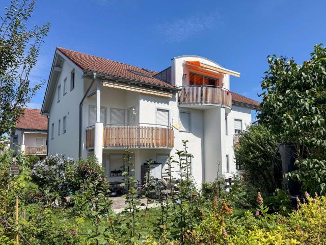 Sofort bezugsfrei: Helle 3 Zimmer Wohnung mit Südbalkon in guter Lage Kolbermoors!