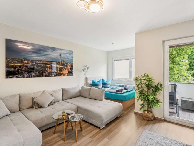 Sofort bezugsfreie 1 Zimmer Wohnung mit Südbalkon und Stellplatz in Charlottenburg