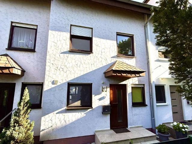 Sofort bezugsfreies Reihenmittelhaus mit Garten, Garage & Balkon