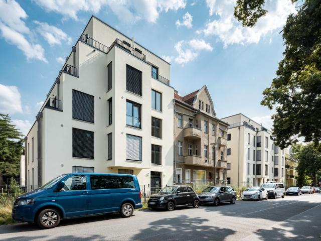Sofort einziehen: Charmante 4 Zimmer Wohnung mit Balkon