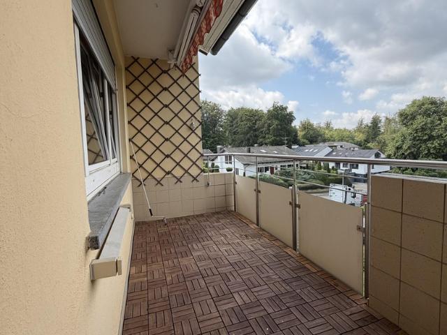 Sofort einziehen & frisch renoviert 3Zi Wohnung mit Stellplatz & EBK
