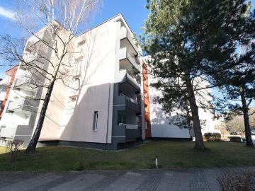 Sofort einziehen: Lichtdurchflutete 3 Zimmer Wohnung 84,8 qm im top renoviertem Haus