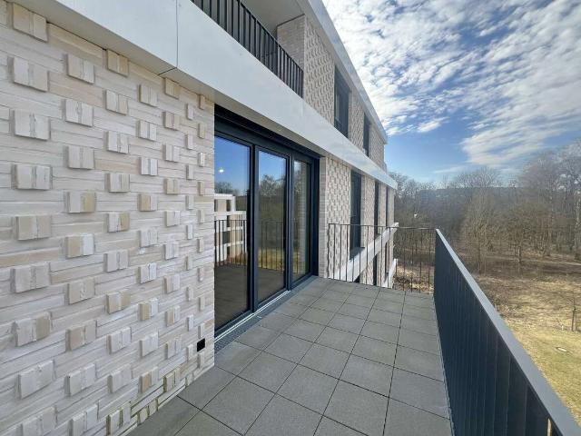 Sofort einziehen: Lichtreiche 4 Zimmer Wohnung mit sonnigem Balkon Homeoffice oder kleine Familie